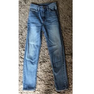Super high waisted skinny BDG jeans!